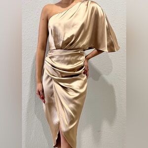 DO+BE One-Shoulder Satin Dress in Champagne